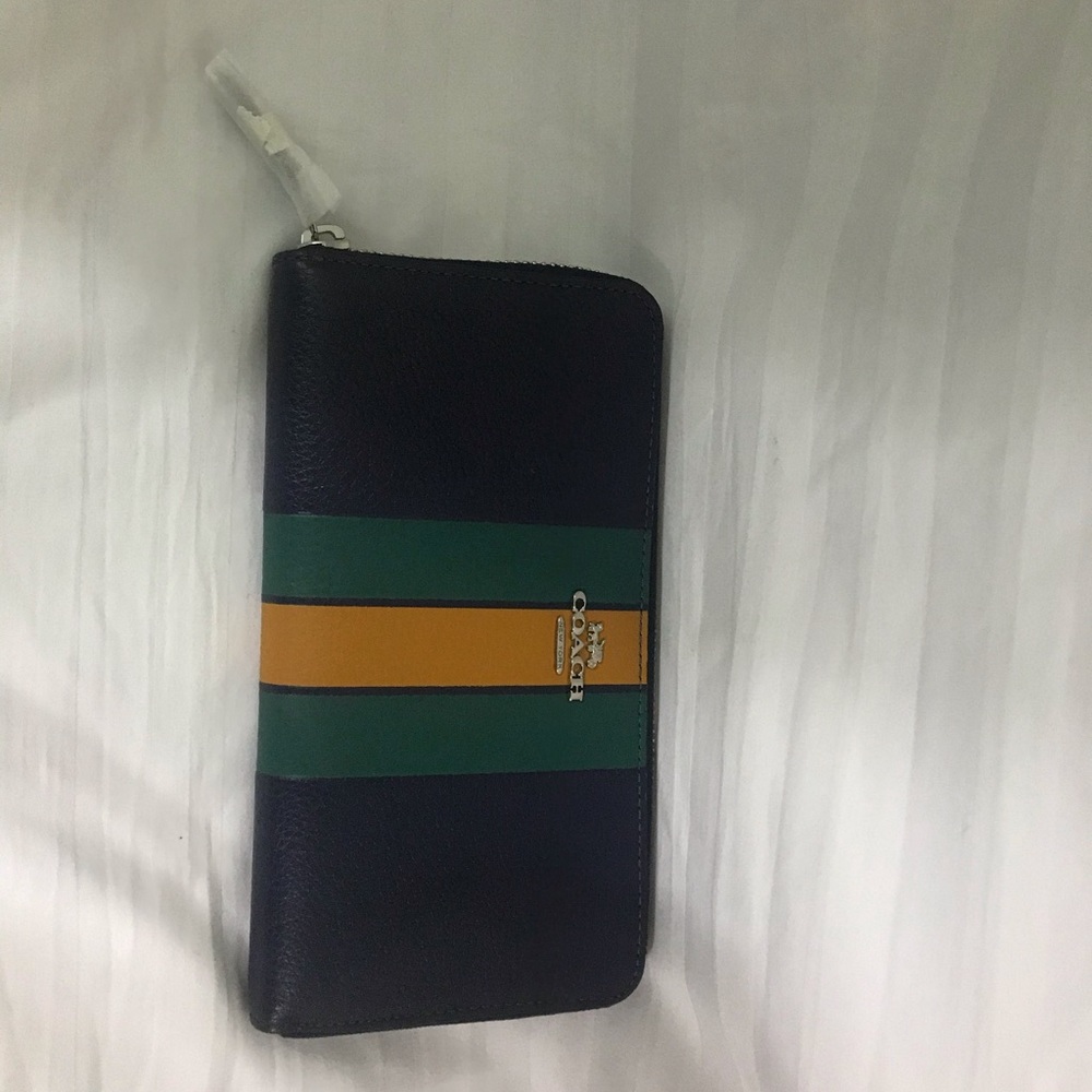 Coach Wallet - Picture 4 of 6